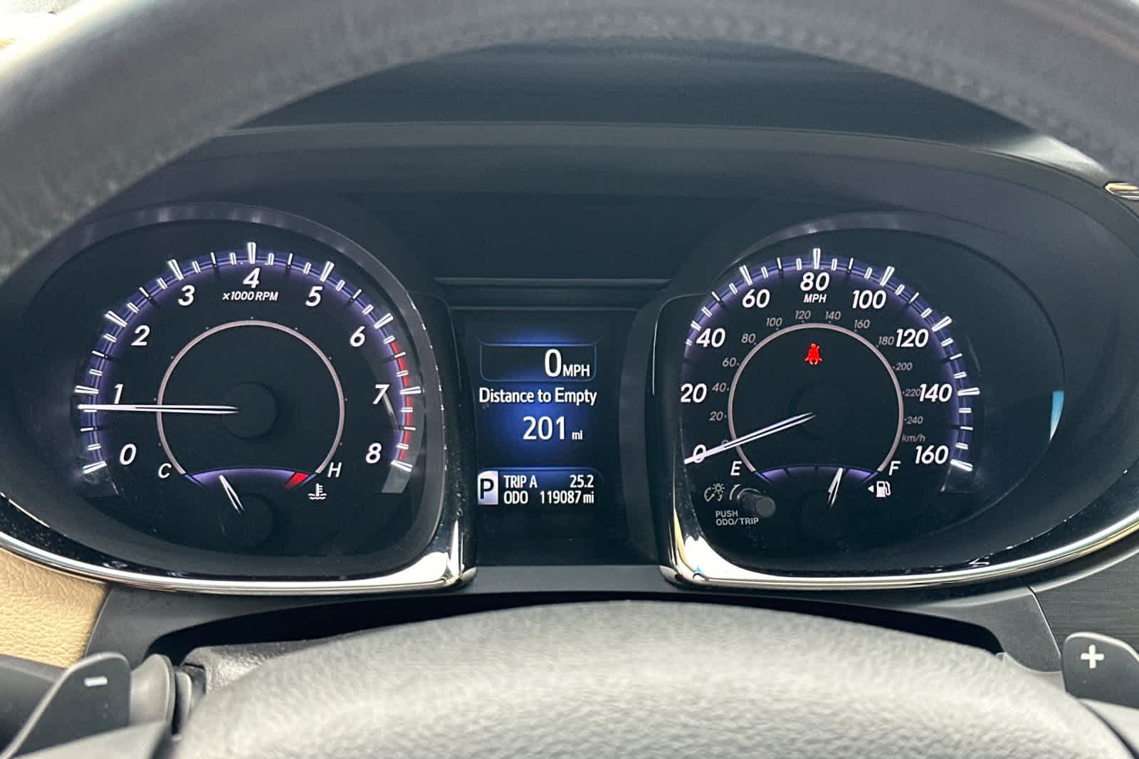 Thumbnail: 2014 Toyota Avalon - 24