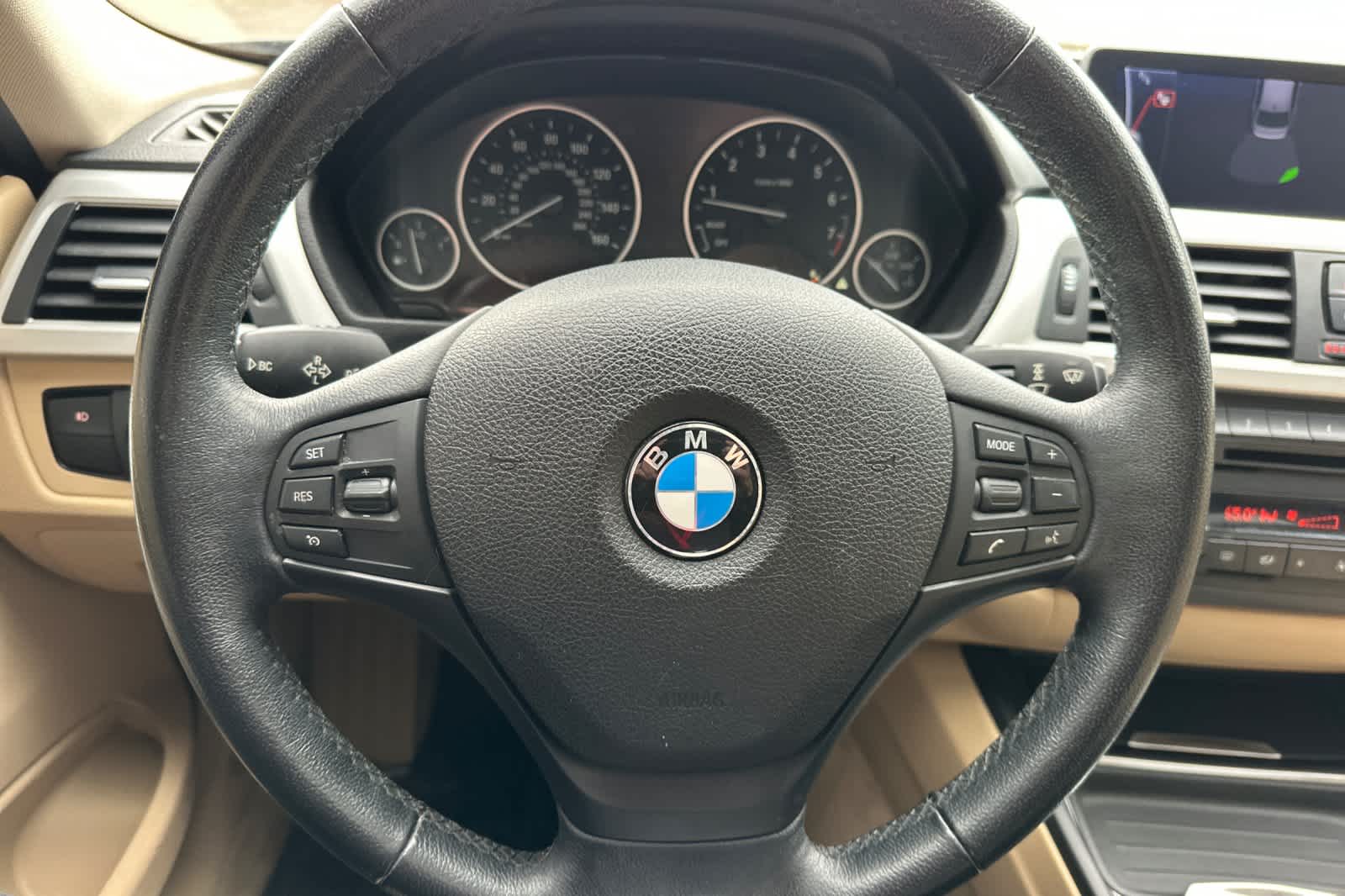 Thumbnail: 2012 BMW 3 Series - 23