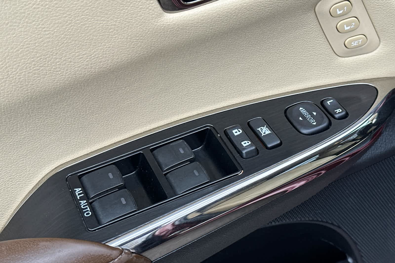 Thumbnail: 2014 Toyota Avalon - 13