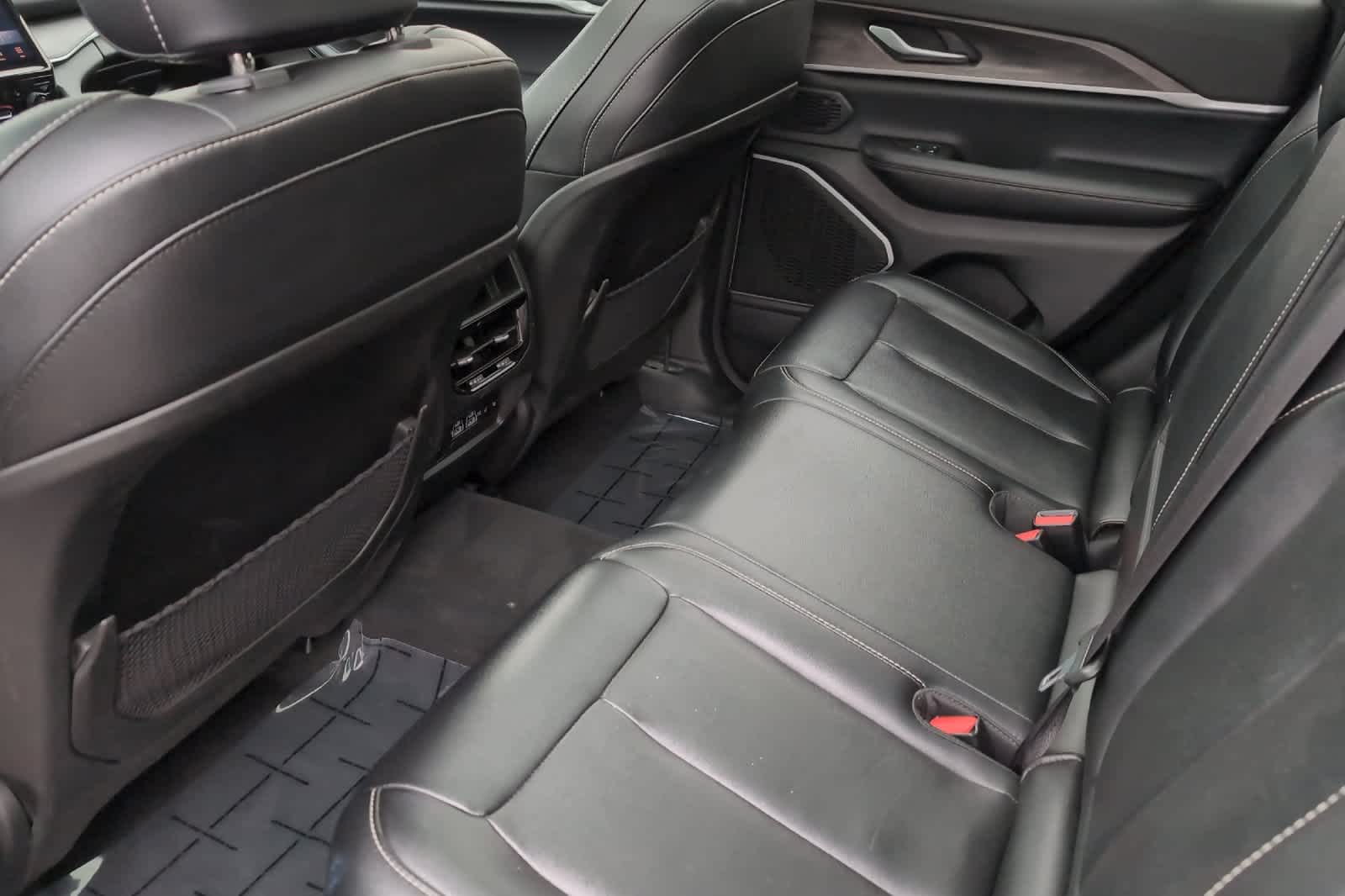 2024 Jeep Cherokee Limited 4xe photo 4