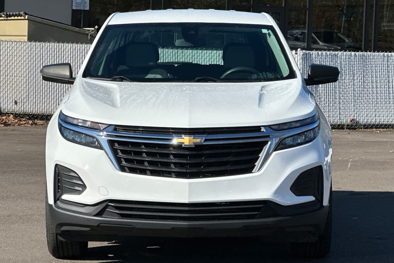 Thumbnail: 2022 Chevrolet Equinox - 10
