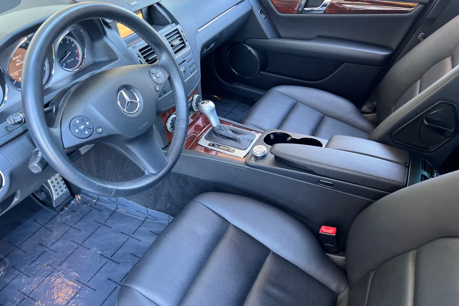 Thumbnail: 2010 Mercedes-Benz C-Class - 11