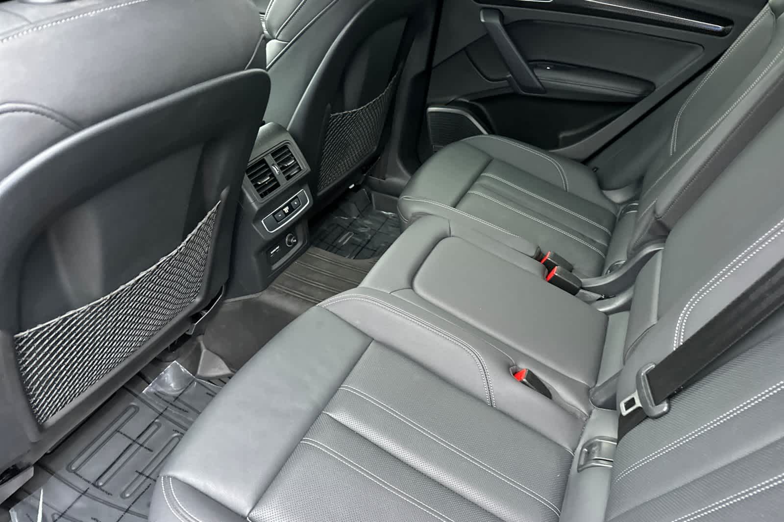 Thumbnail: 2022 Audi SQ5 - 4