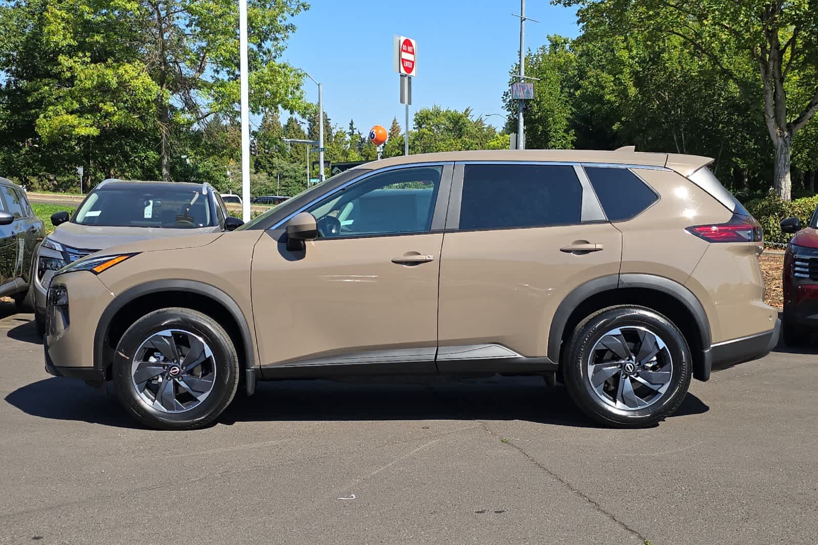 Thumbnail: 2025 Nissan Rogue - 5