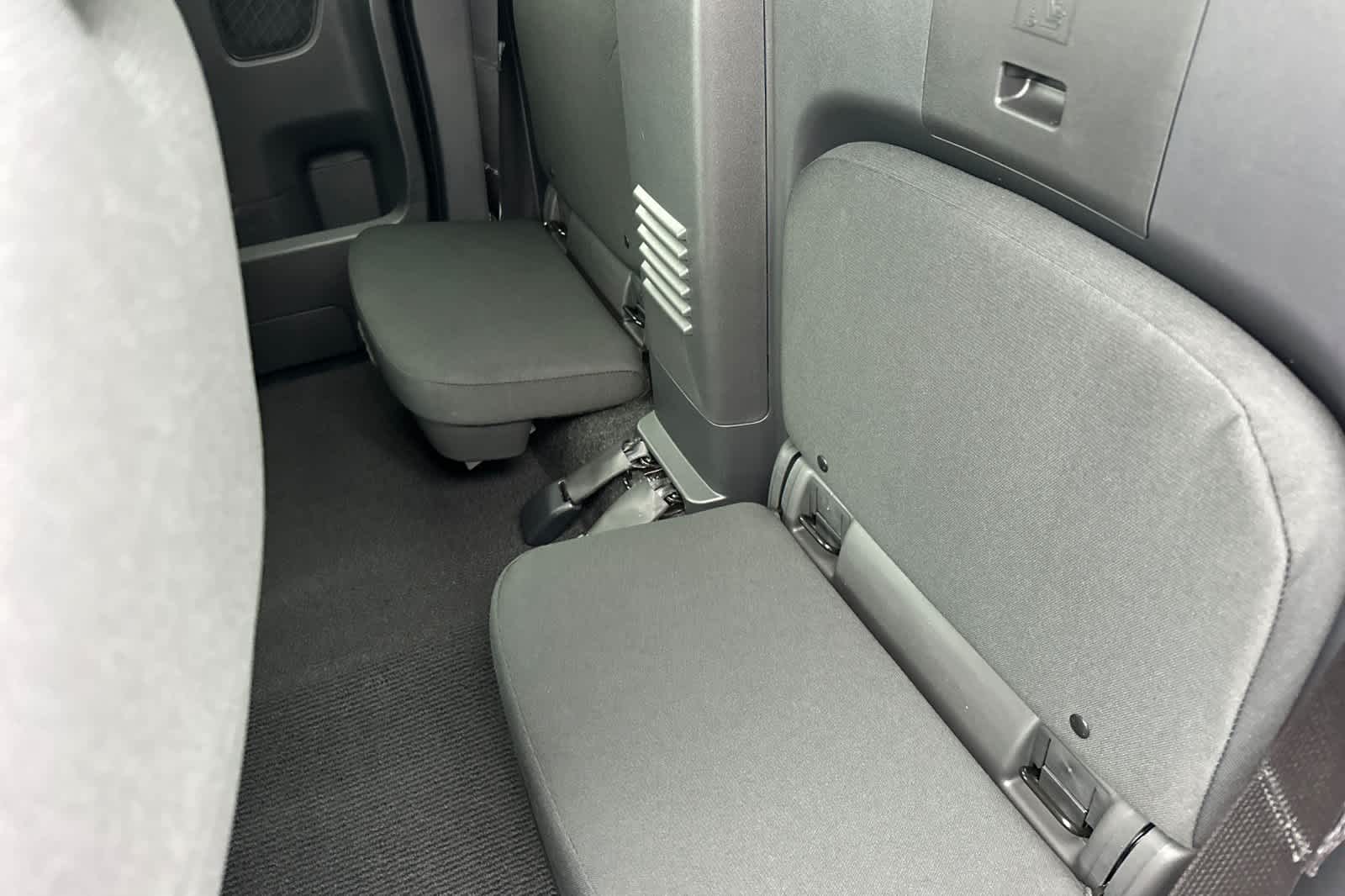 Thumbnail: 2026 Nissan Frontier - 4