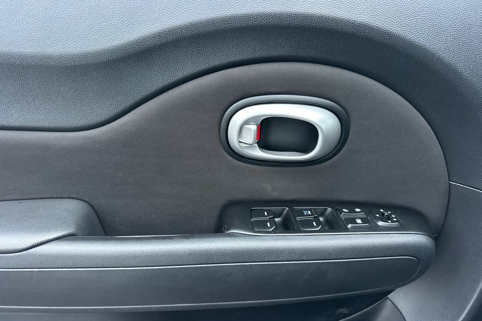 Thumbnail: 2015 Kia Soul - 12