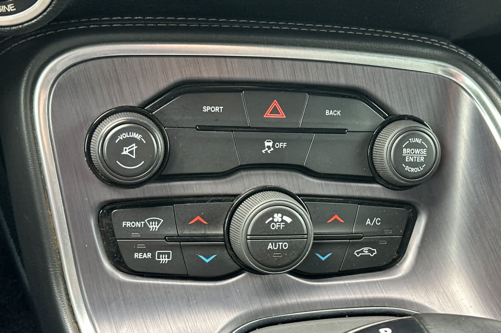 Thumbnail: 2015 Dodge Challenger - 18