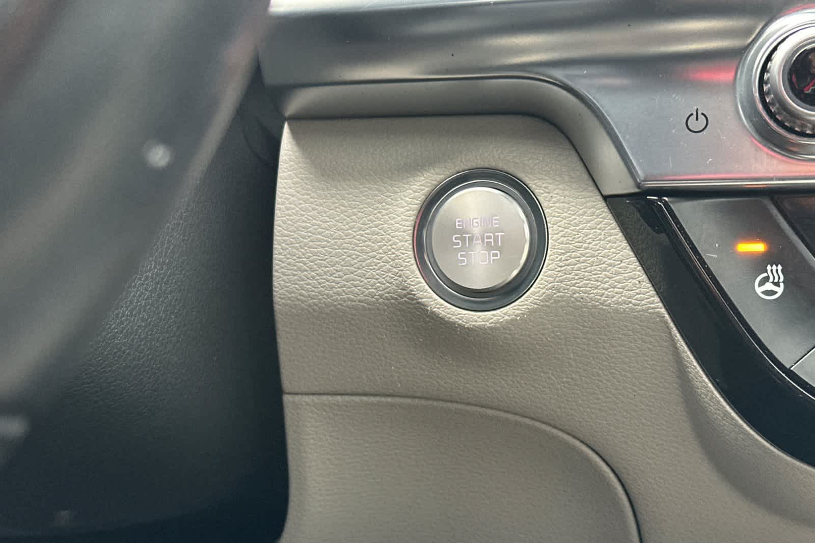 Thumbnail: 2022 Kia Telluride - 24