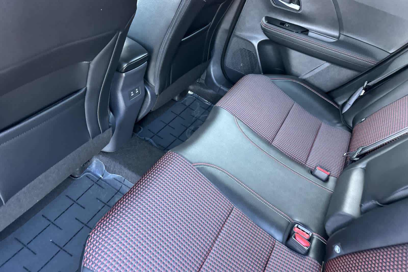 Thumbnail: 2025 Nissan Kicks - 4
