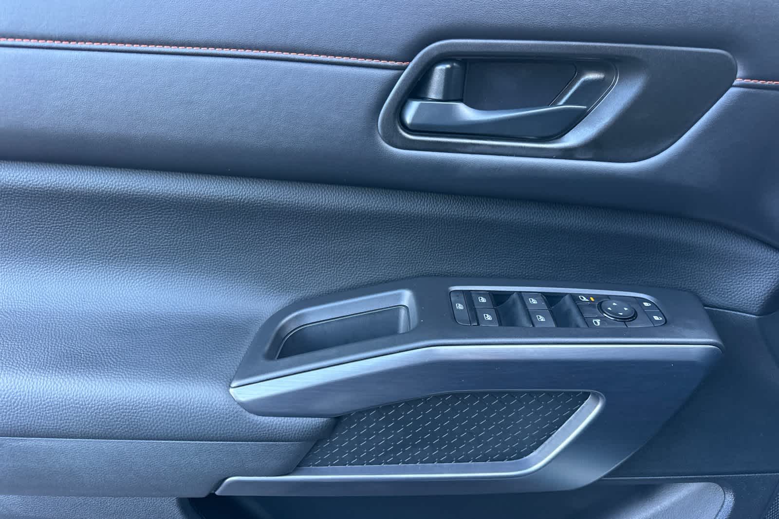 Thumbnail: 2026 Nissan Pathfinder - 12