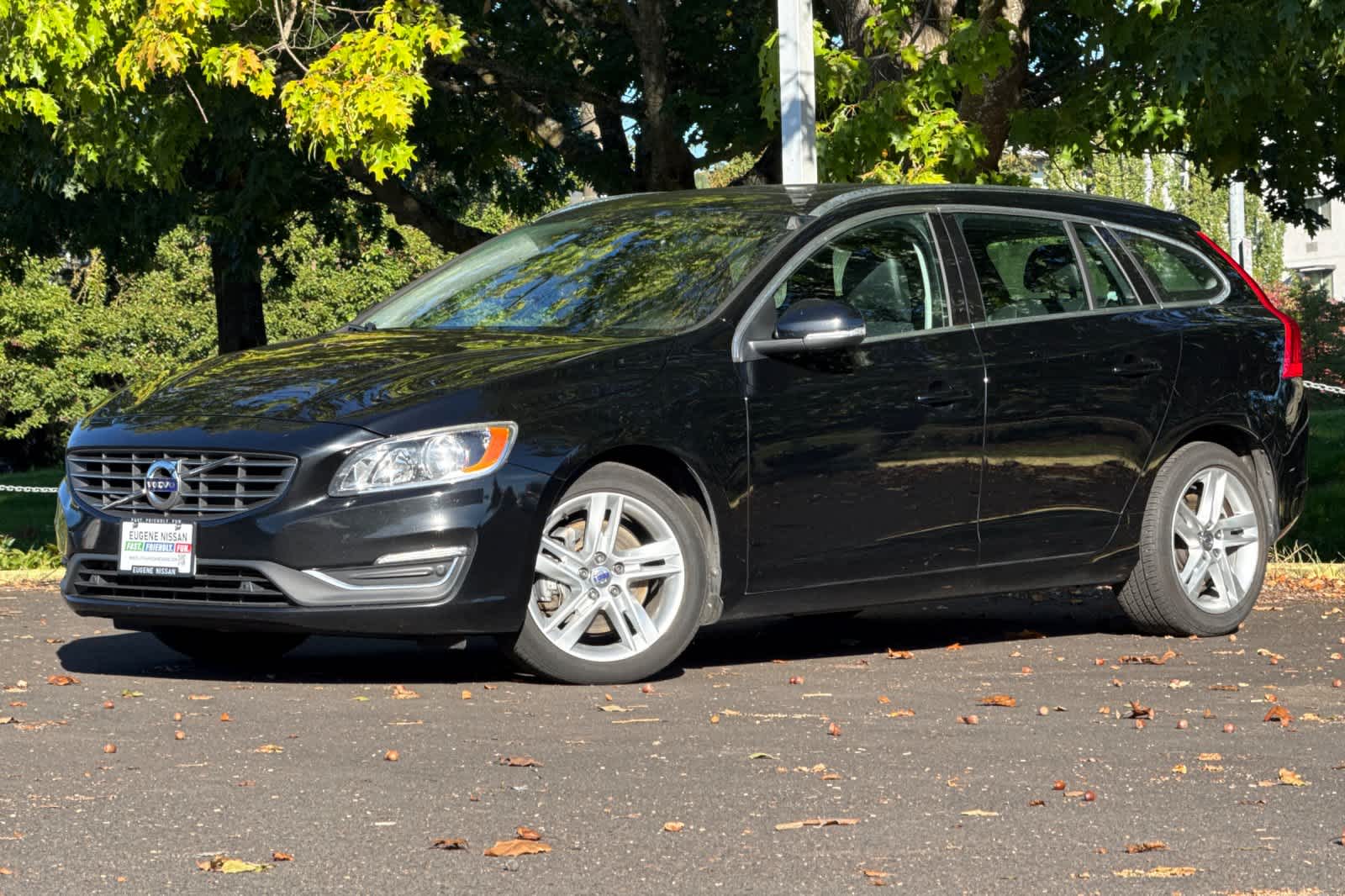 Used 2015 Volvo V60 Premier with VIN YV1612SK5F1268346 for sale in Eugene, OR