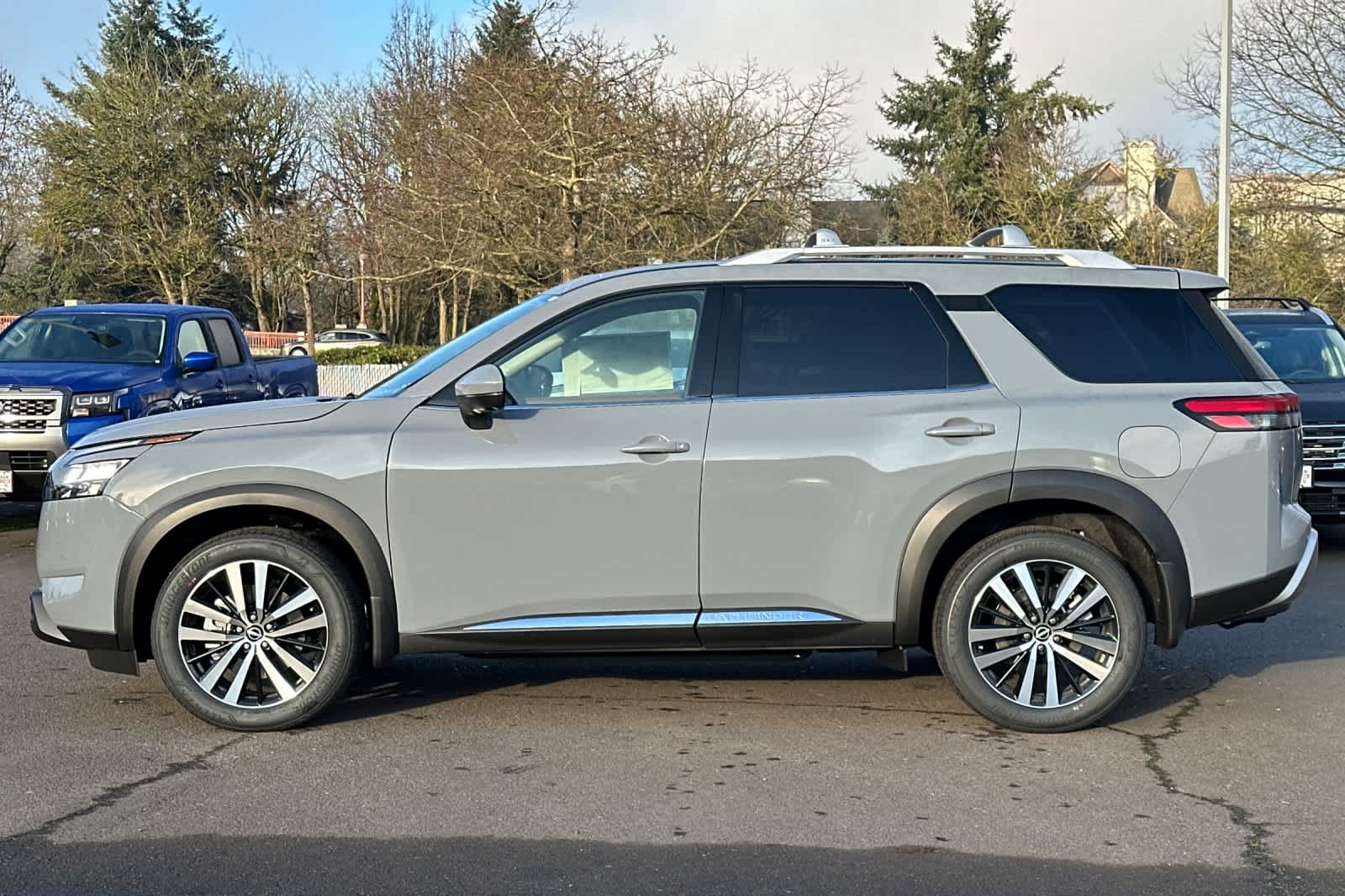 Thumbnail: 2025 Nissan Pathfinder - 5