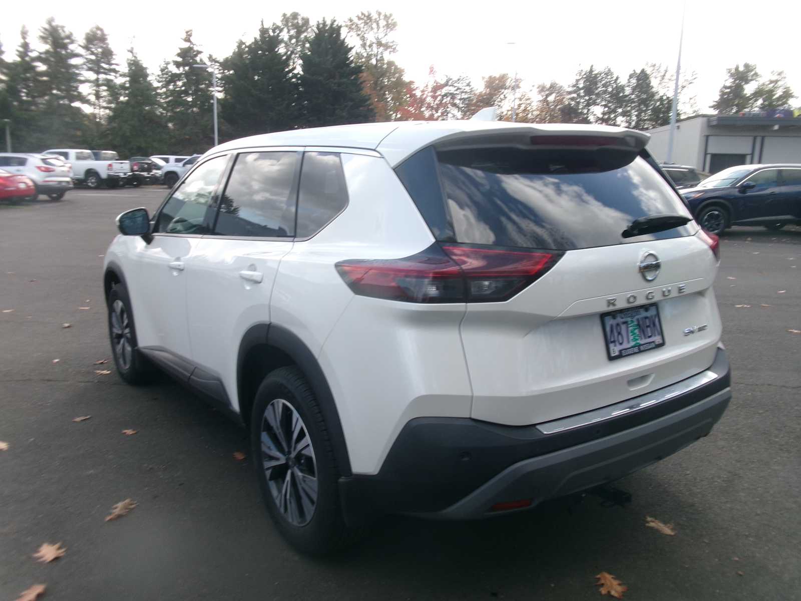 2021 Nissan Rogue SV photo 3