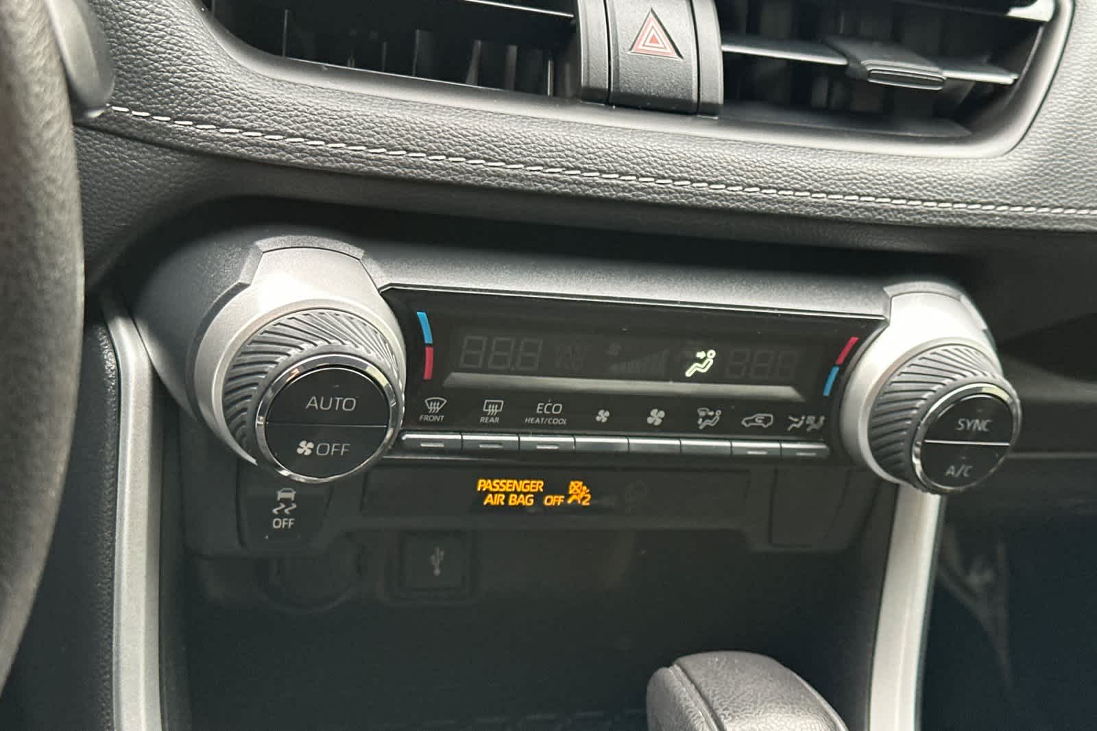 Thumbnail: 2022 Toyota RAV4 - 20