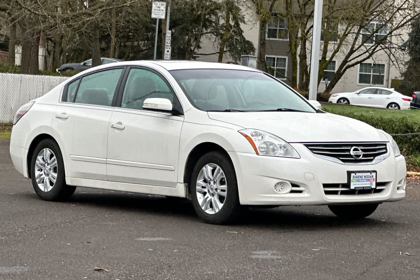 Thumbnail: 2010 Nissan Altima - 9