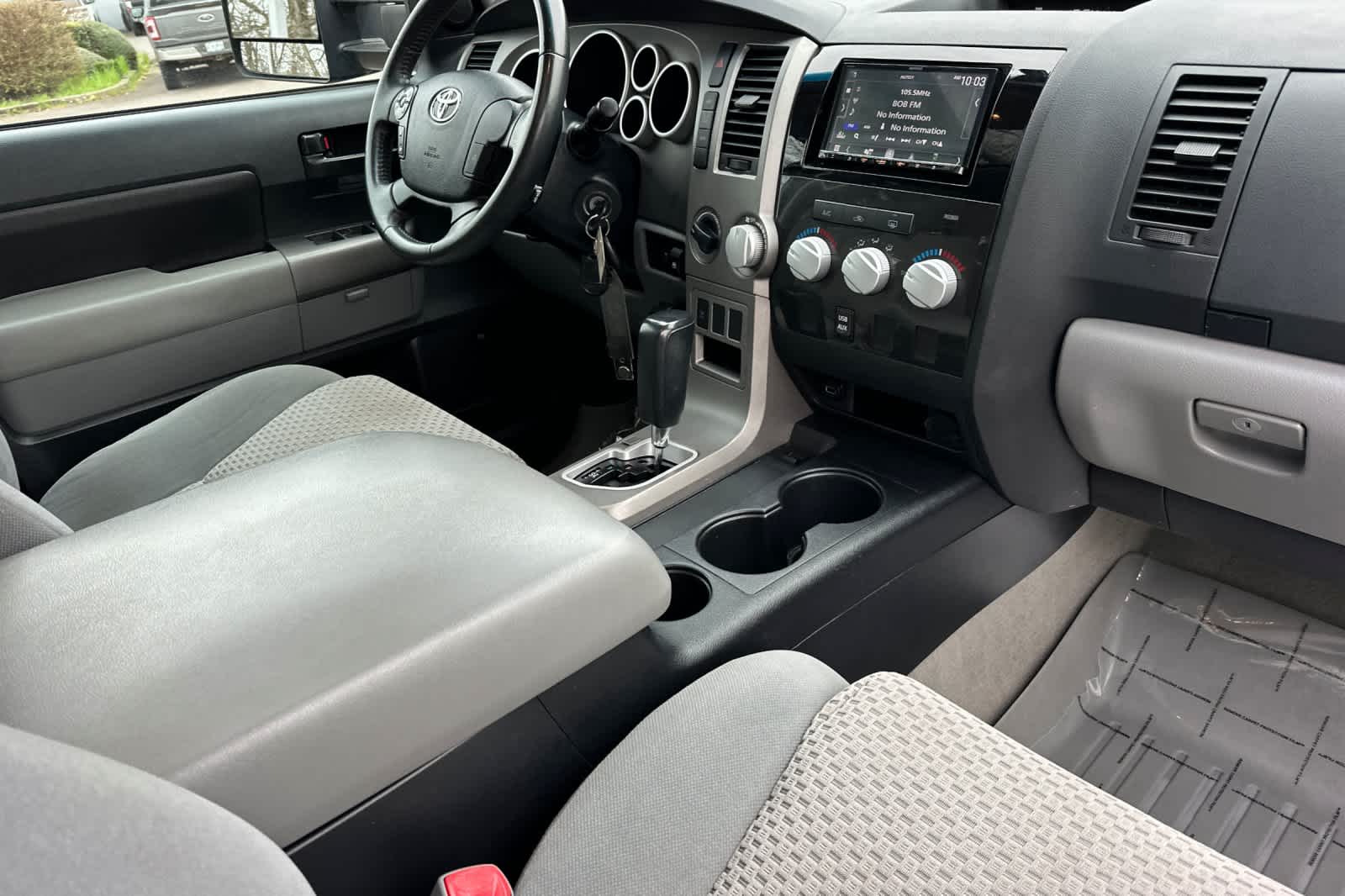 Thumbnail: 2010 Toyota Tundra - 15