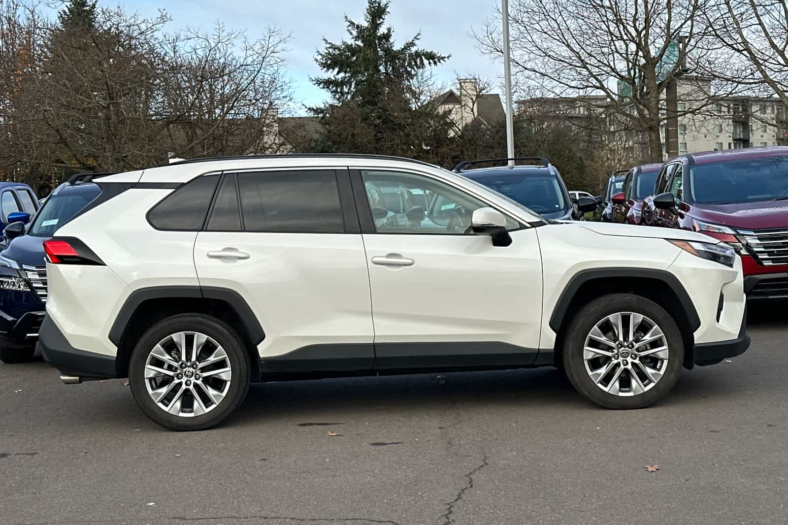 Thumbnail: 2022 Toyota RAV4 - 8