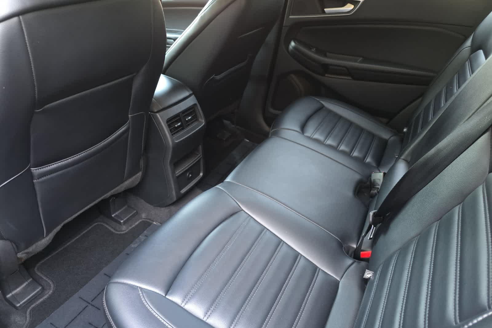 2023 Ford Edge SEL photo 4