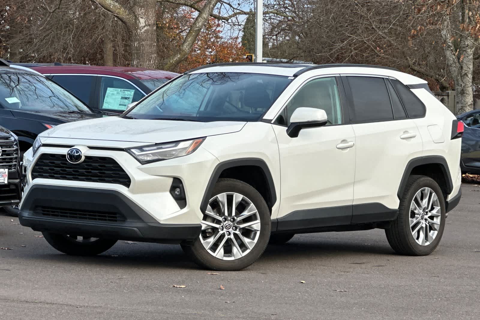 2022 Toyota RAV4 XLE Premium's photo
