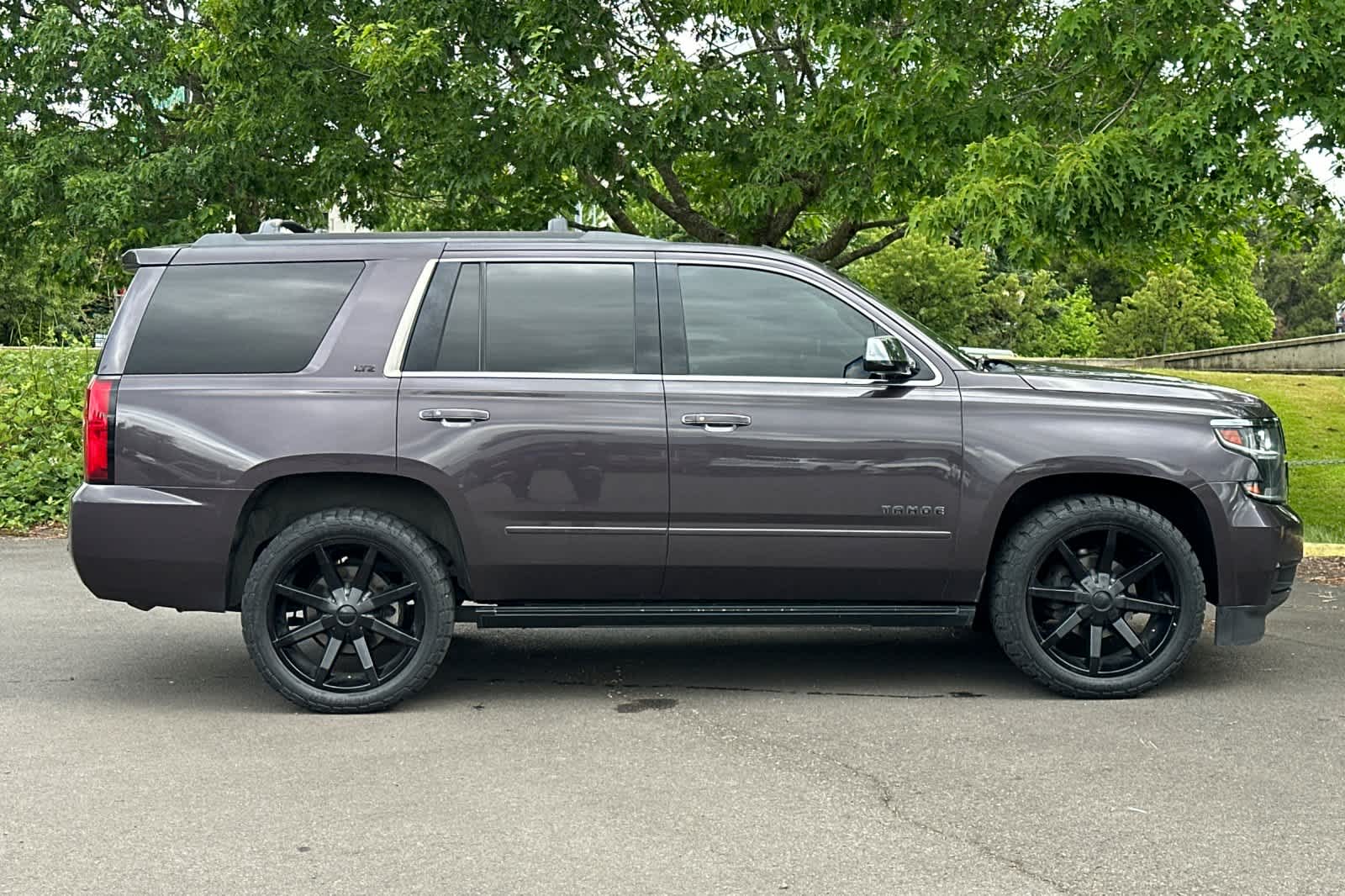 Thumbnail: 2015 Chevrolet Tahoe - 8