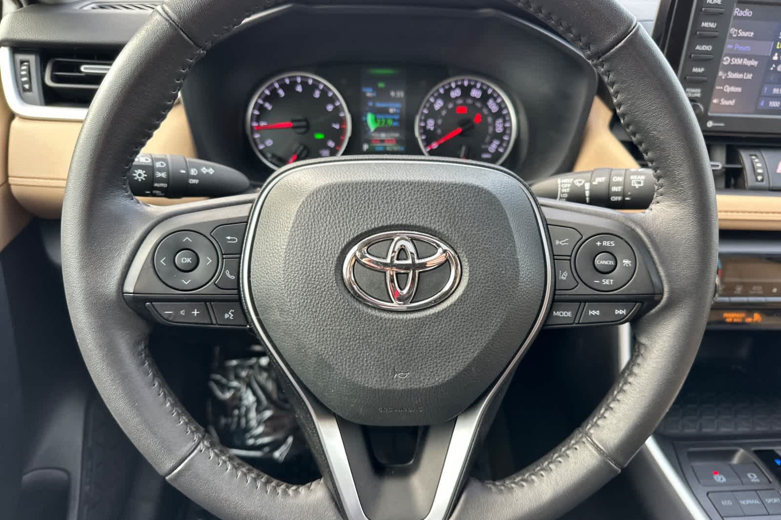 Thumbnail: 2022 Toyota RAV4 - 23