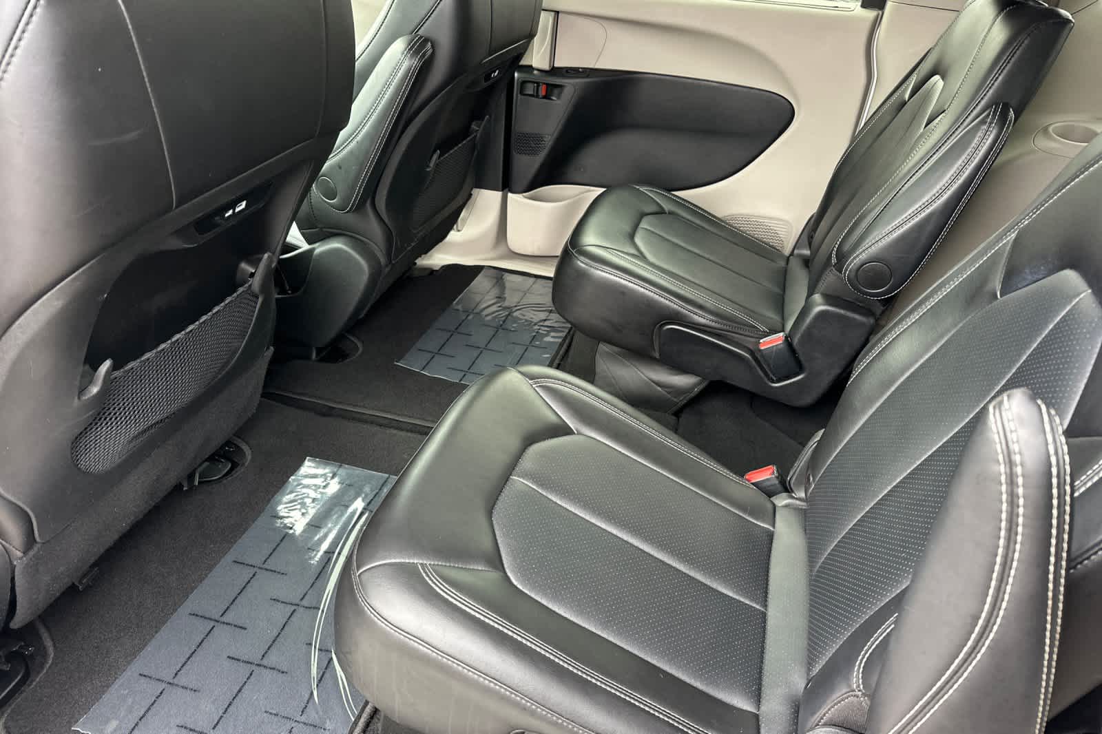 Thumbnail: 2024 Chrysler Pacifica - 4