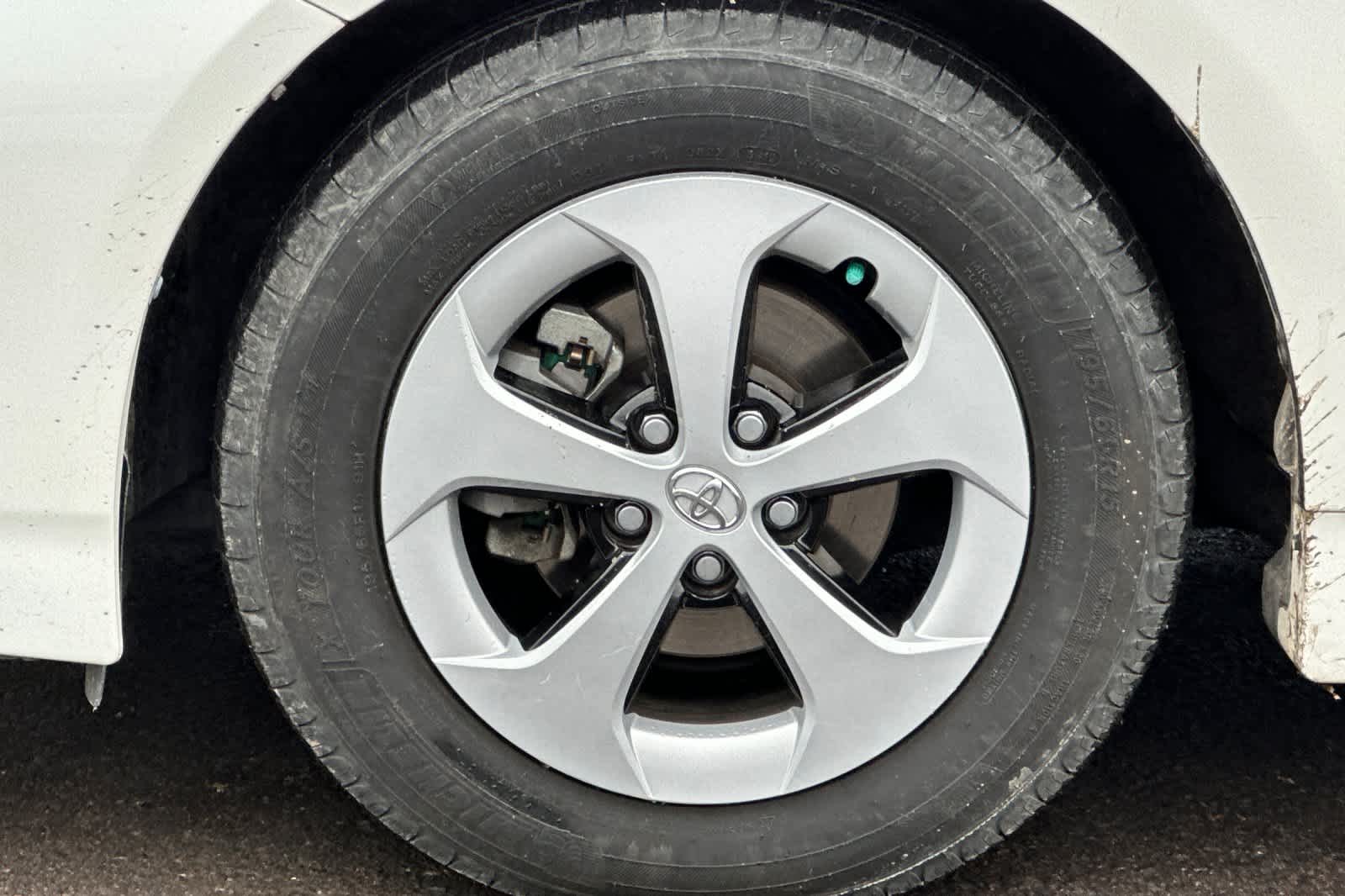 Thumbnail: 2015 Toyota Prius - 26