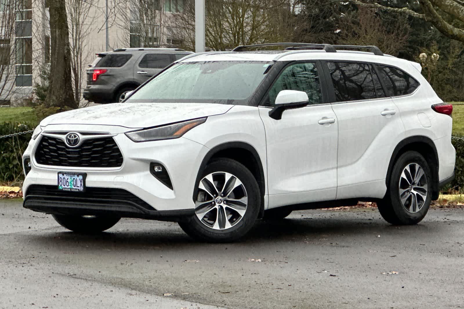 Thumbnail: 2023 Toyota Highlander - 1