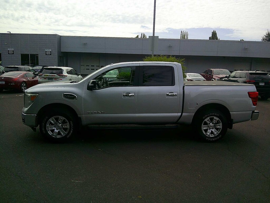 Used 2017 Nissan Titan SV Truck Crew Cab
