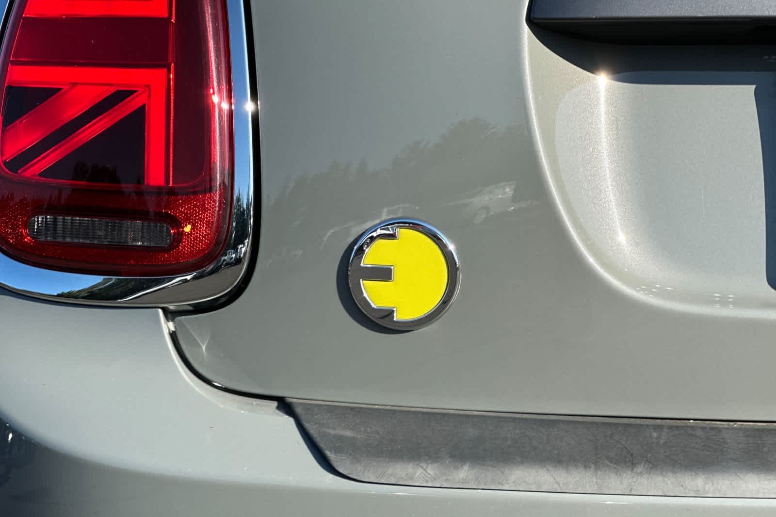 Thumbnail: 2021 MINI Cooper Hardtop - 27