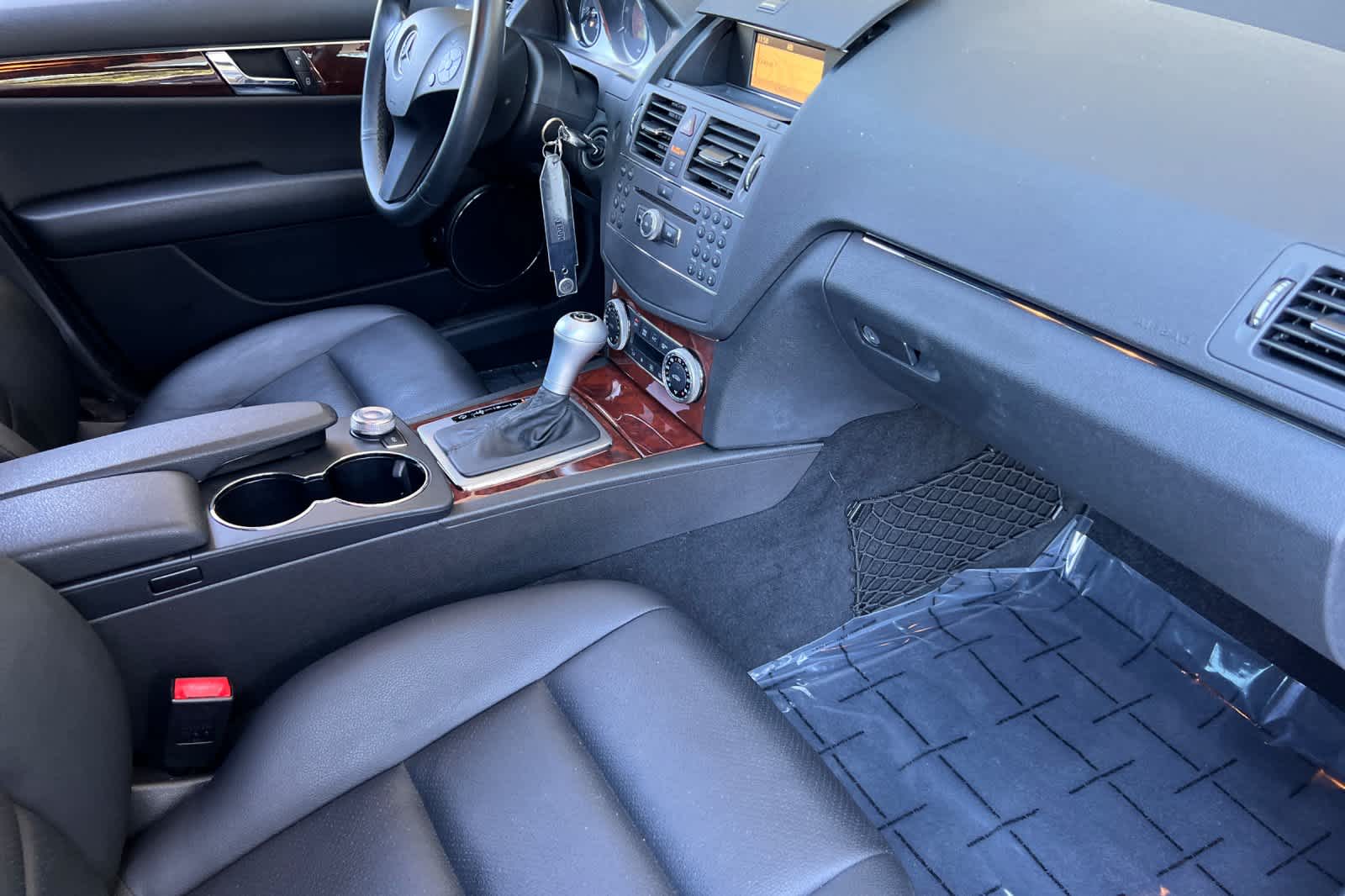 Thumbnail: 2010 Mercedes-Benz C-Class - 15