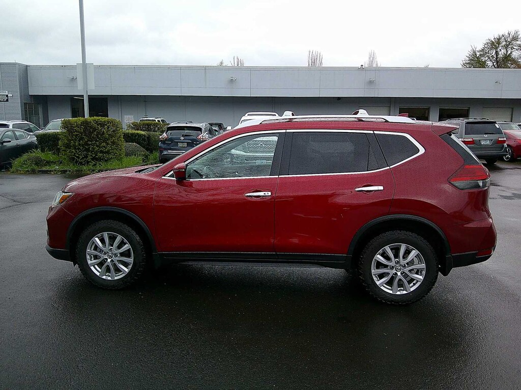 Used 2017 Nissan Rogue SV SUV