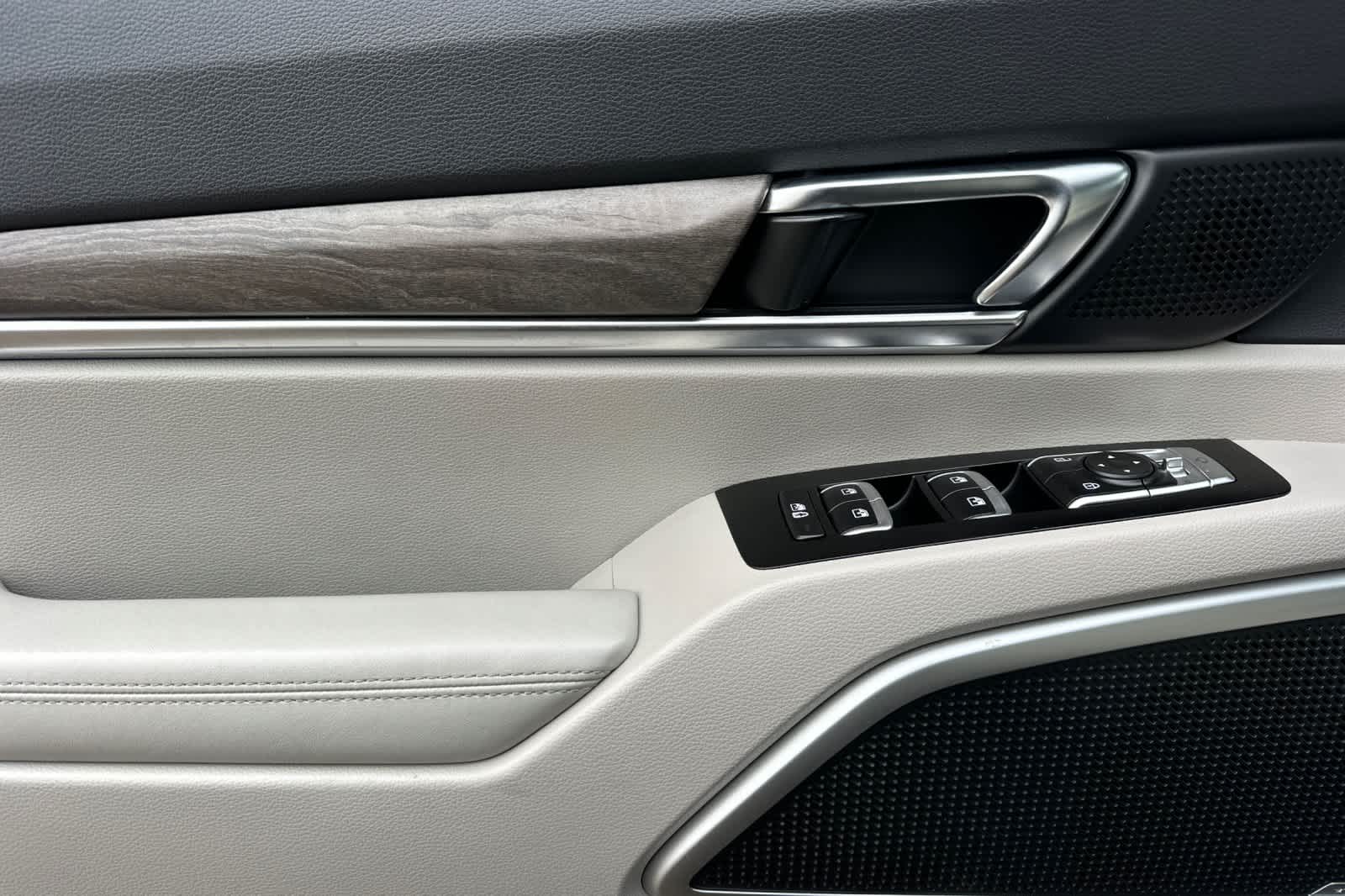 Thumbnail: 2022 Kia Telluride - 12