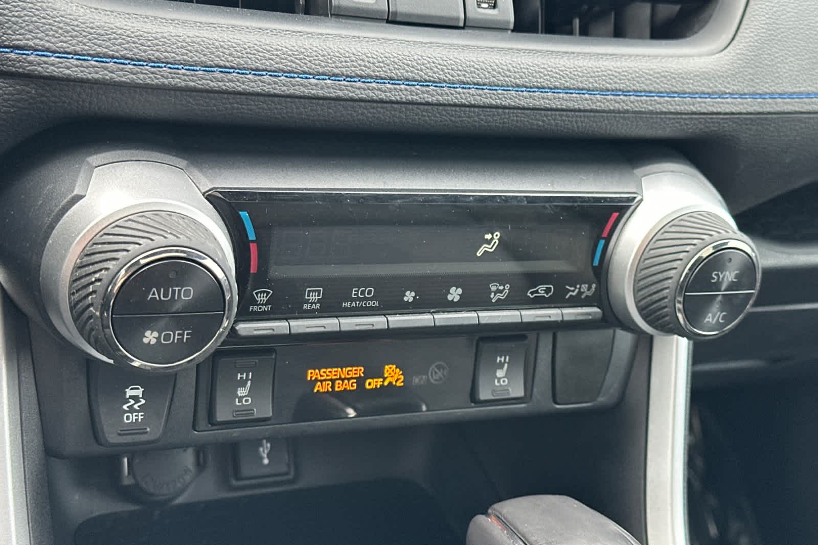 Thumbnail: 2021 Toyota RAV4 - 21