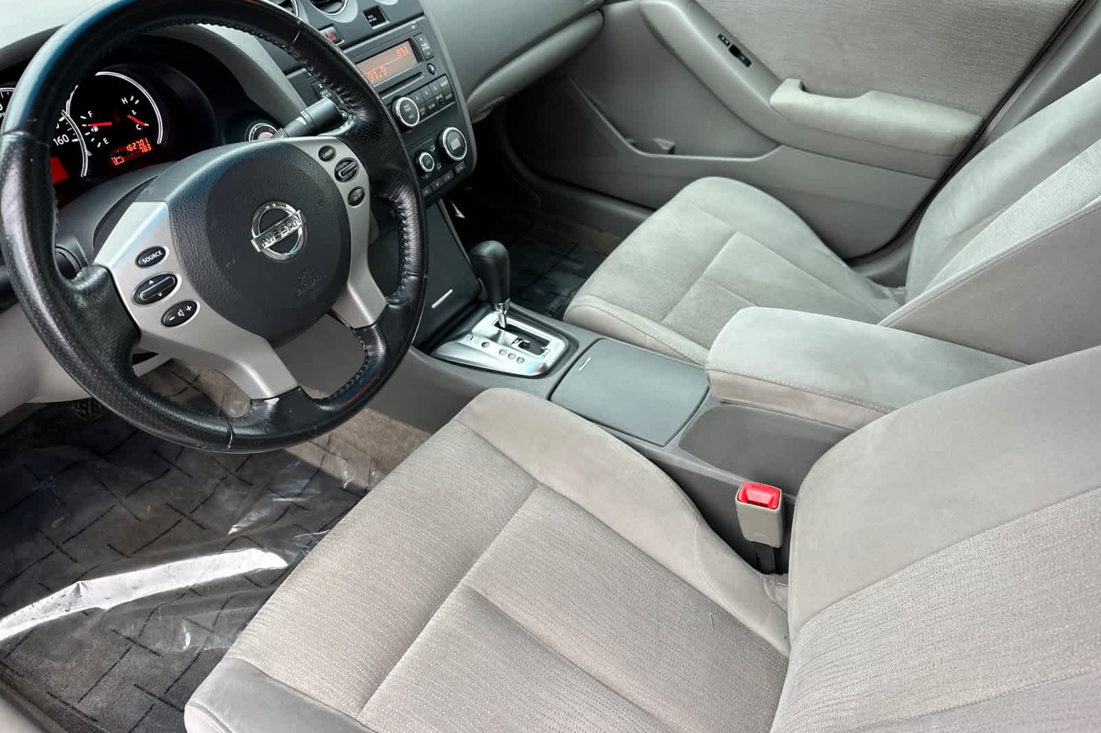 Thumbnail: 2010 Nissan Altima - 11