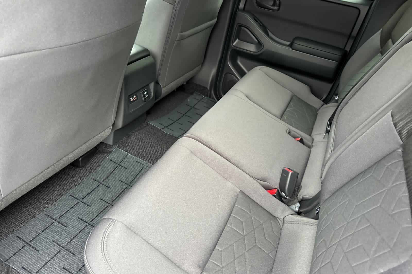 Thumbnail: 2026 Nissan Frontier - 4