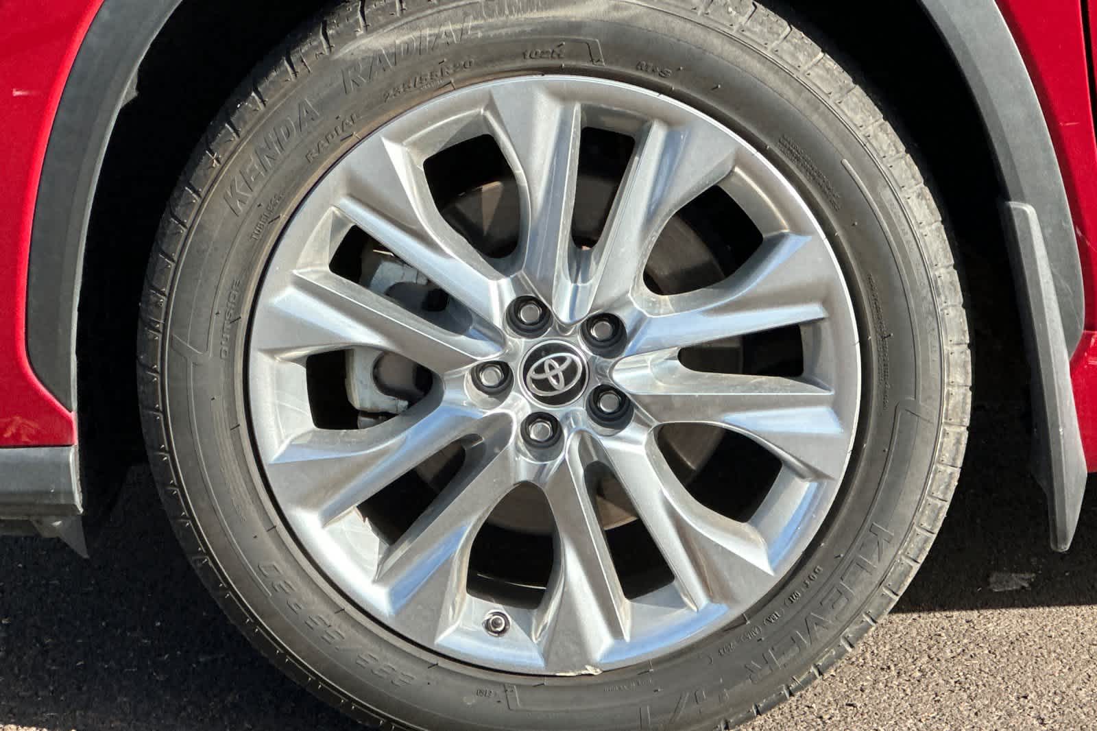 Thumbnail: 2021 Toyota Highlander - 28