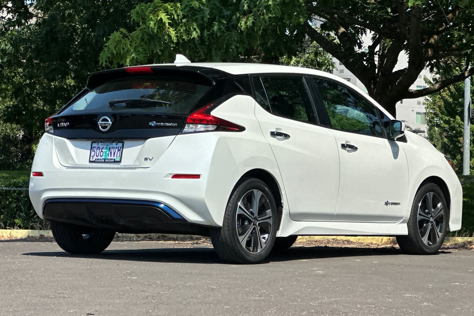 Used 2018 Nissan LEAF SV with VIN 1N4AZ1CP6JC306764 for sale in Eugene, OR