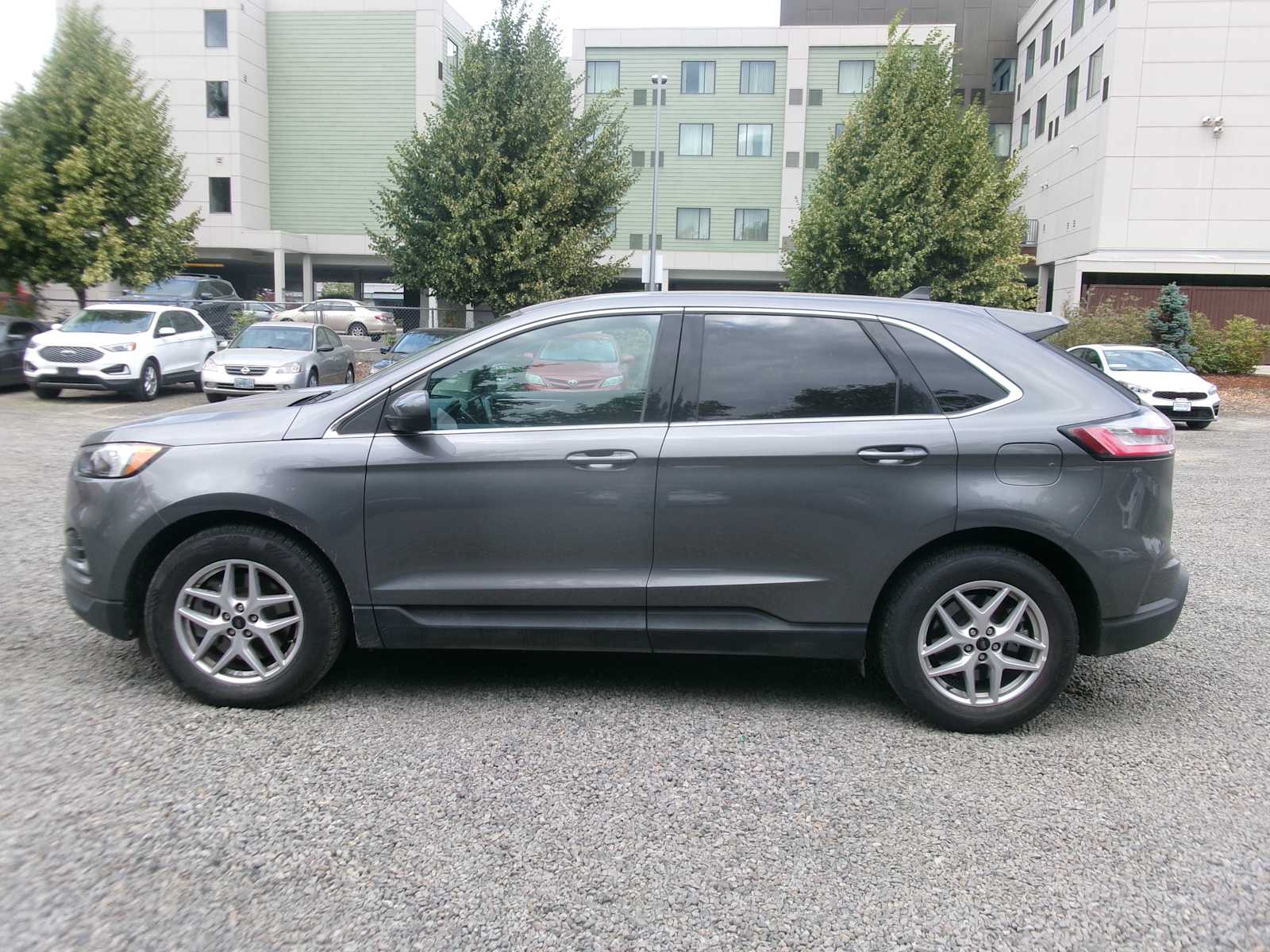 2023 Ford Edge  2