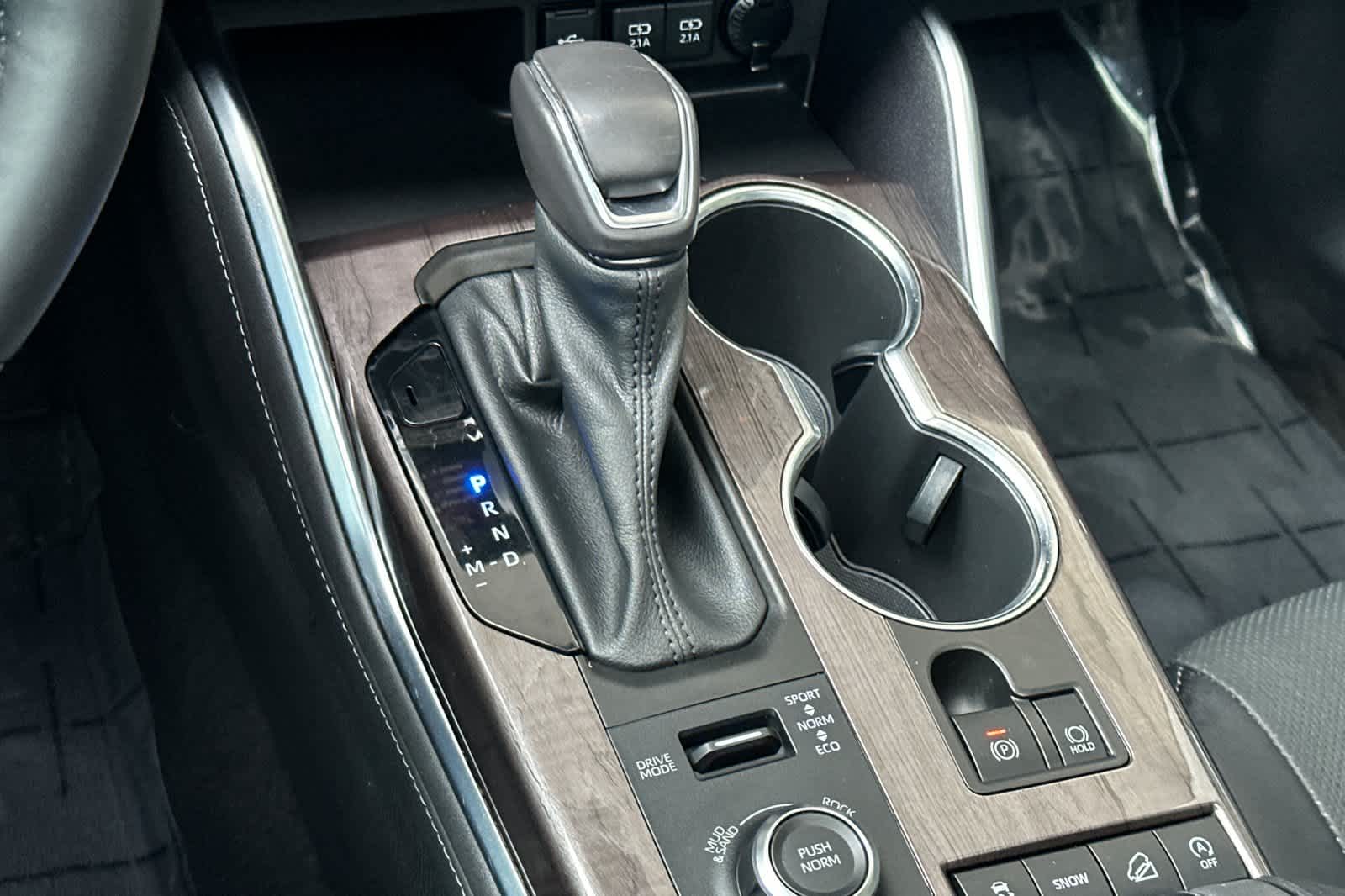 Thumbnail: 2021 Toyota Highlander - 23