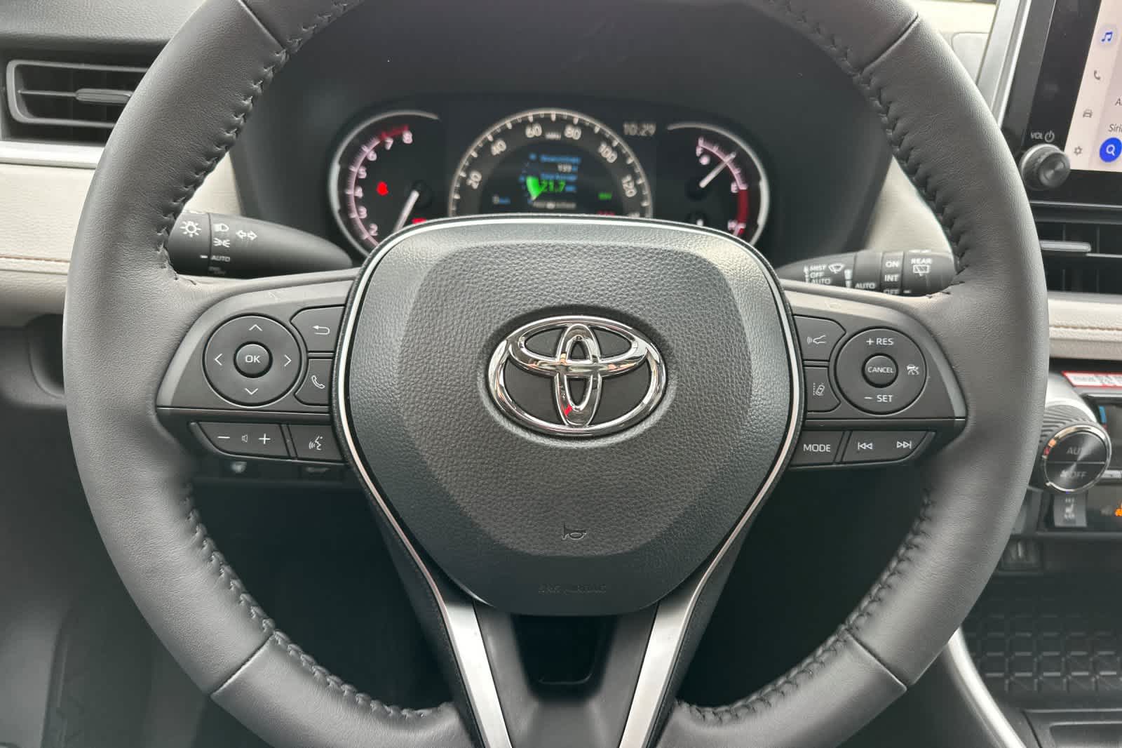 Thumbnail: 2025 Toyota RAV4 - 23