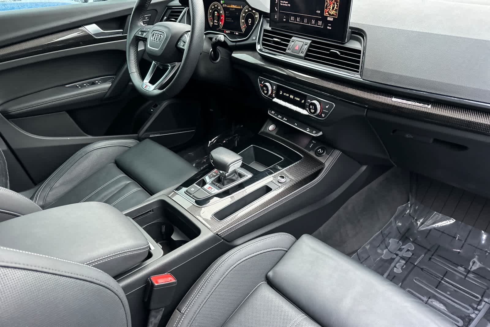 Thumbnail: 2022 Audi SQ5 - 16