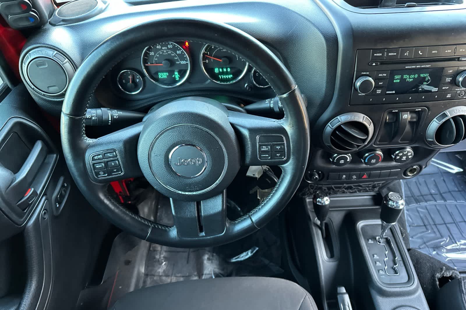 Thumbnail: 2017 Jeep Wrangler - 14