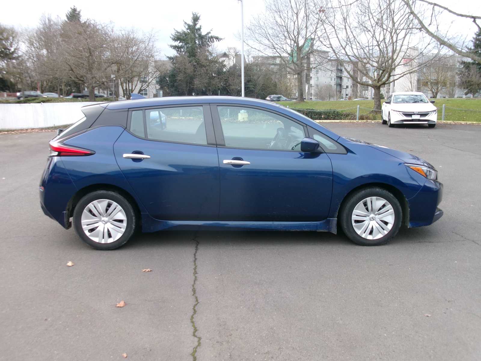 Thumbnail: 2022 Nissan Leaf - 6