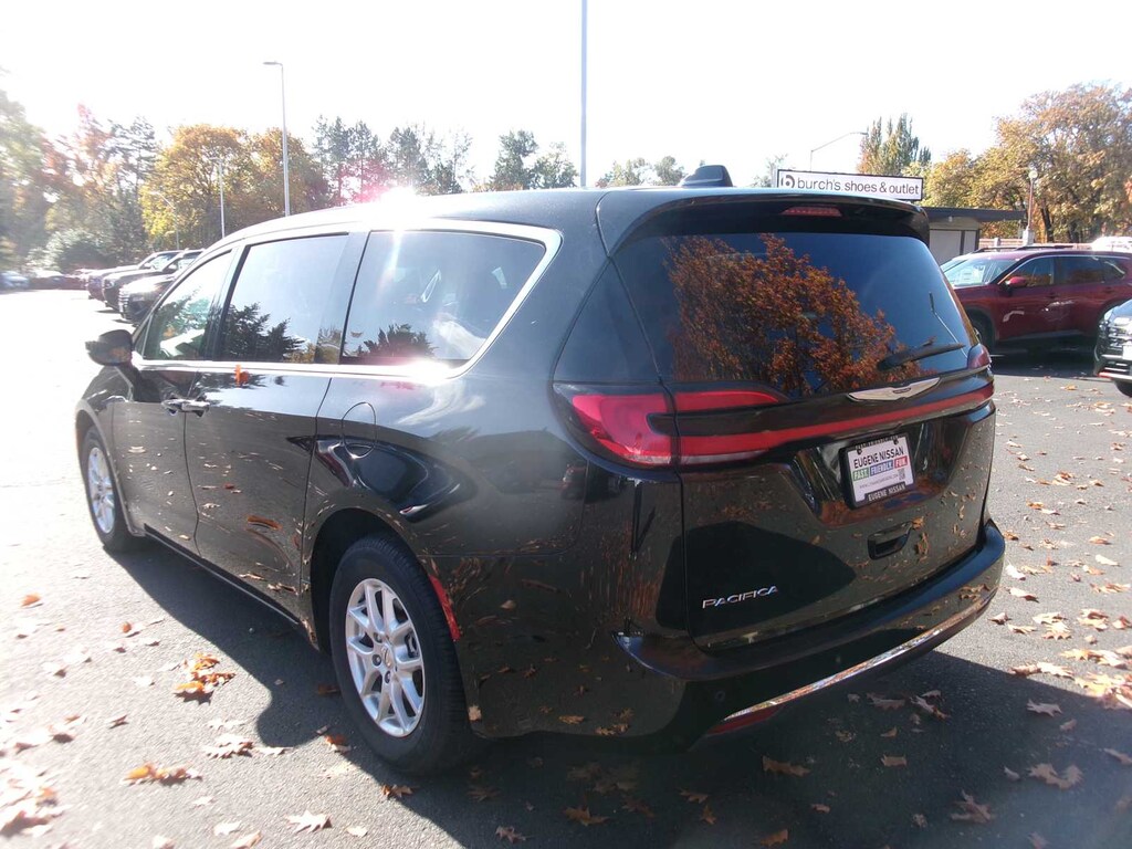 Used 2024 Chrysler Pacifica Touring L Van Passenger Van