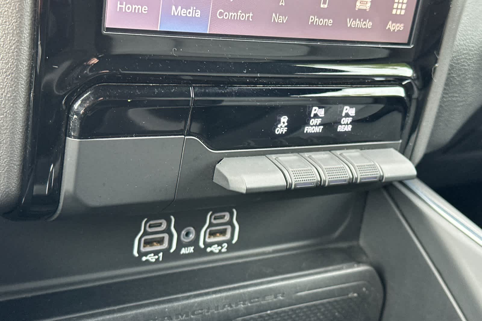 Thumbnail: 2025 RAM 1500 - 20