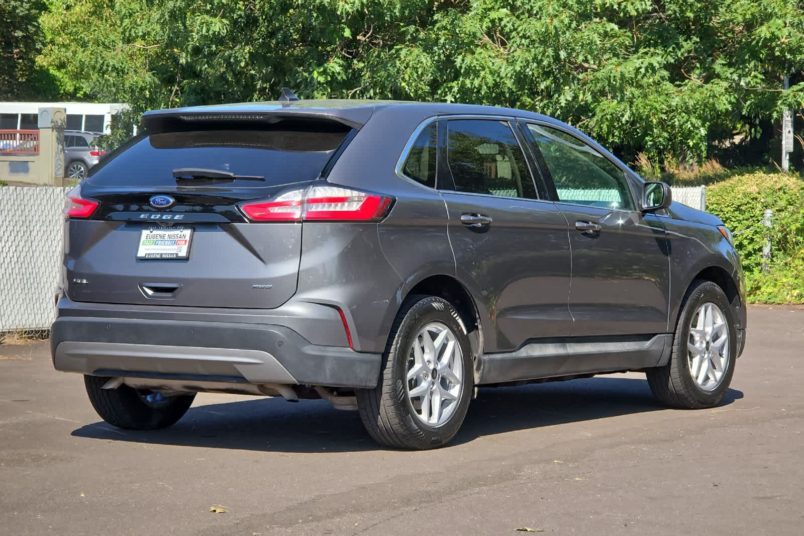 2023 Ford Edge SEL photo 2