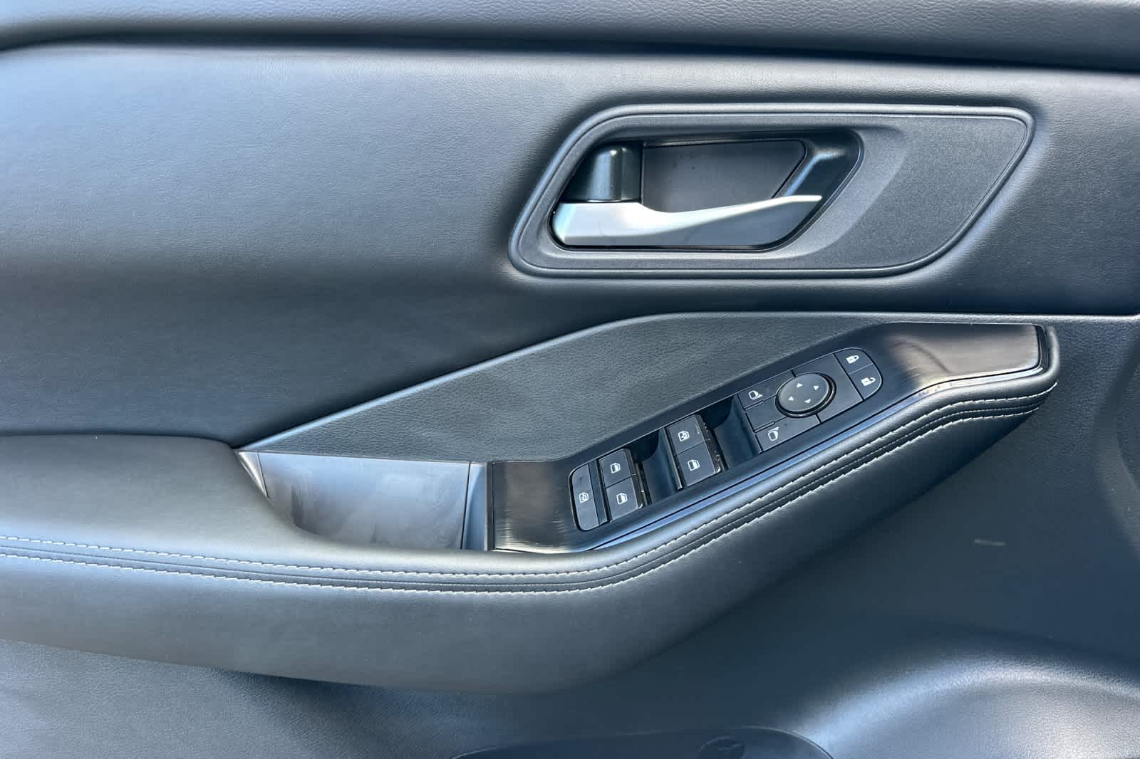 Thumbnail: 2026 Nissan Rogue - 12