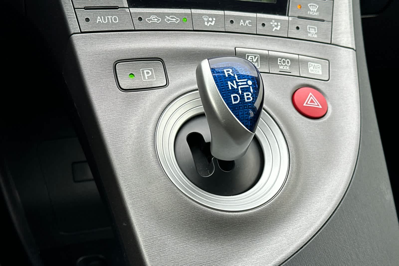 Thumbnail: 2015 Toyota Prius - 21