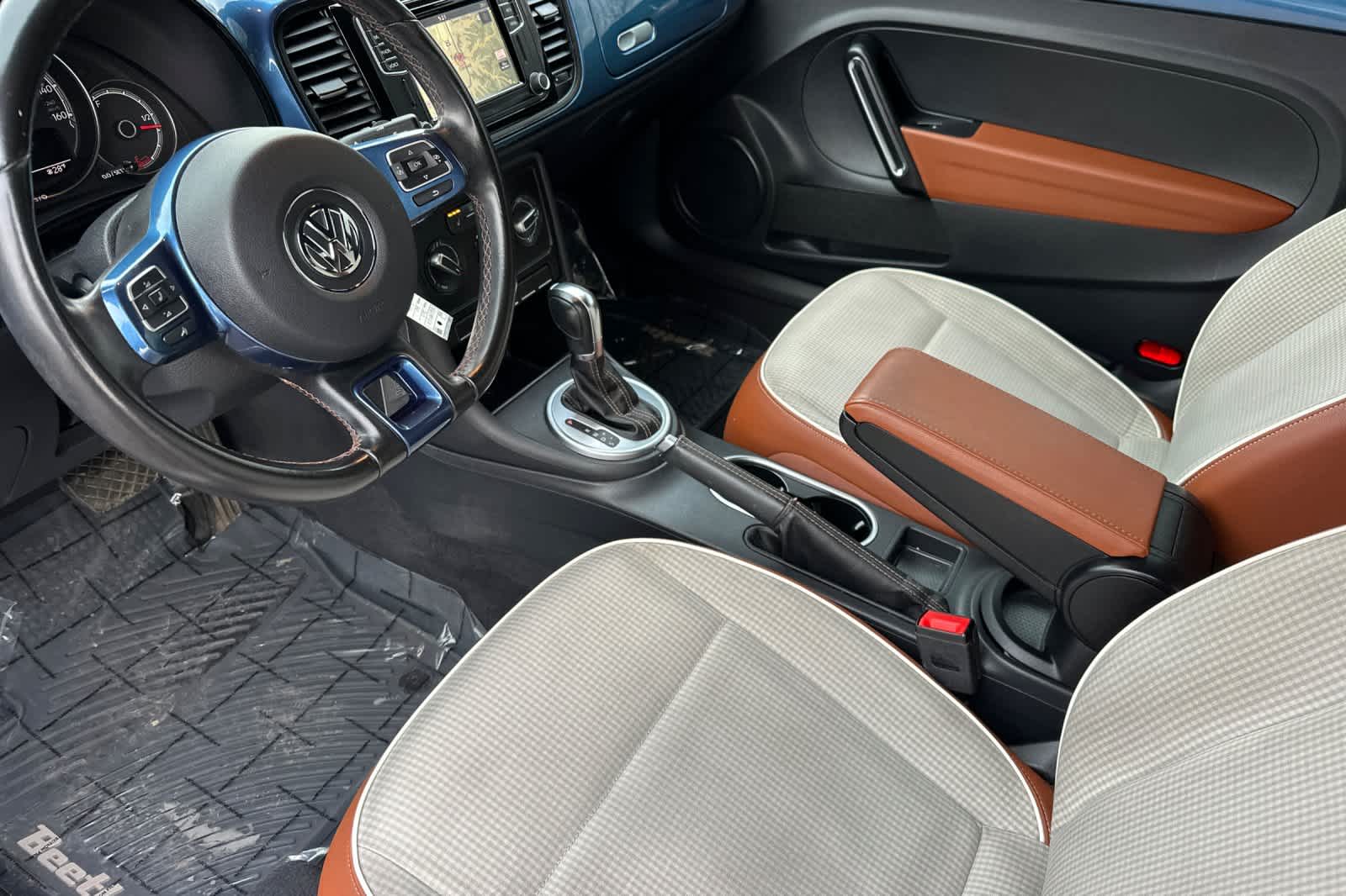 Thumbnail: 2017 Volkswagen Beetle - 11